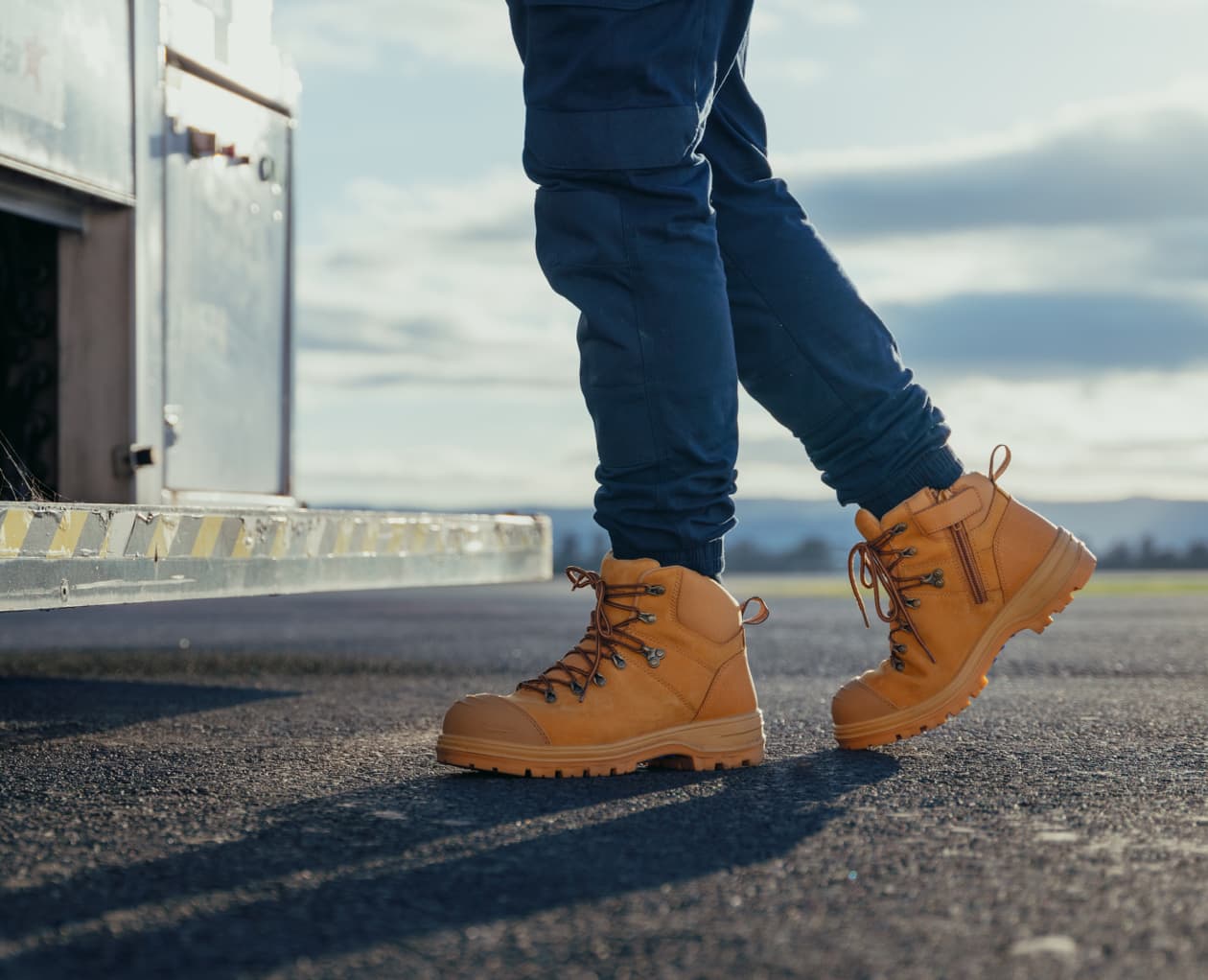 243 Wheat Water-Resistant Nubuck Safety Boot